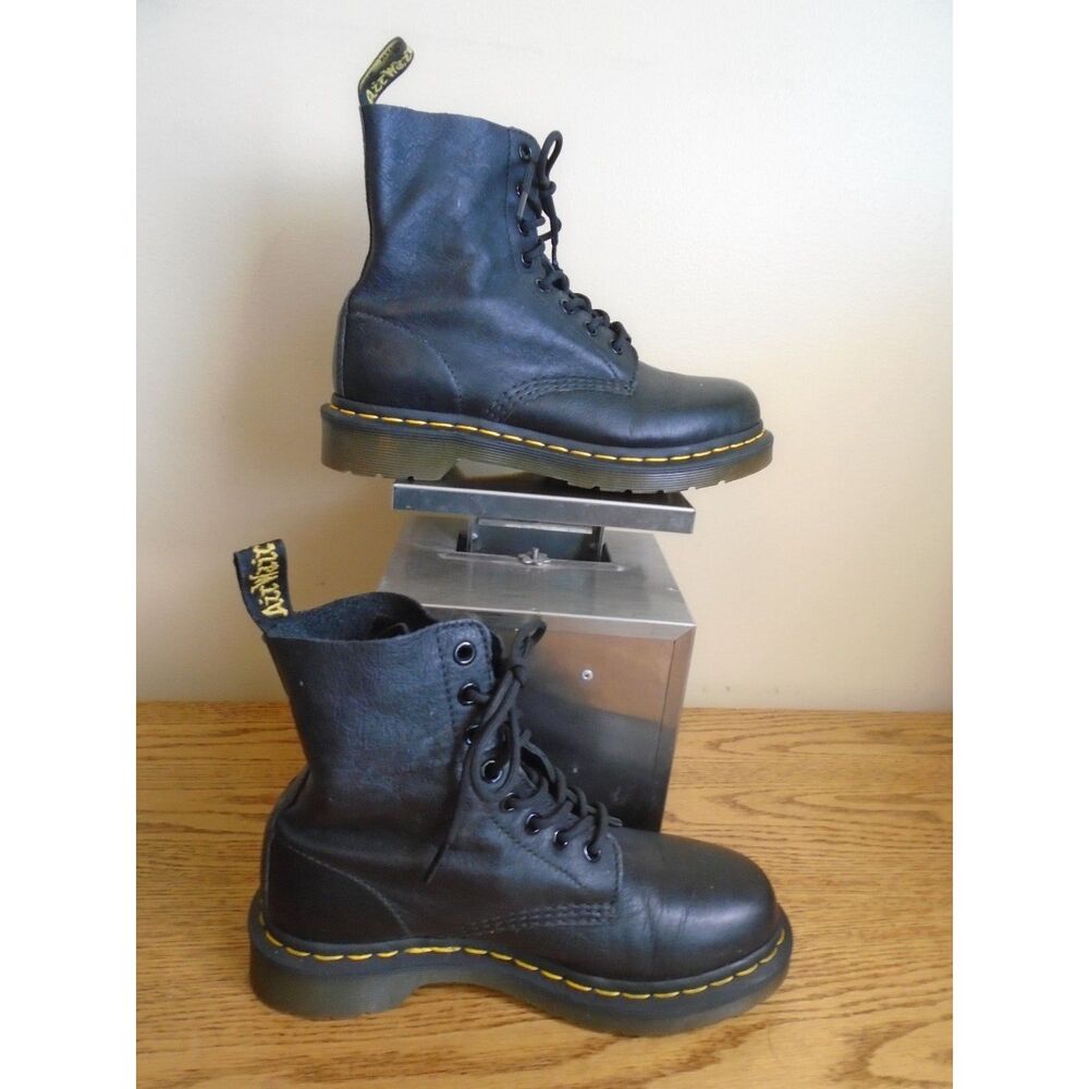 Dr Martens 1460 Black leather Combat Boots Women’s Size 6